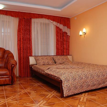 House In Bohatyrska Street كييف المظهر الخارجي الصورة