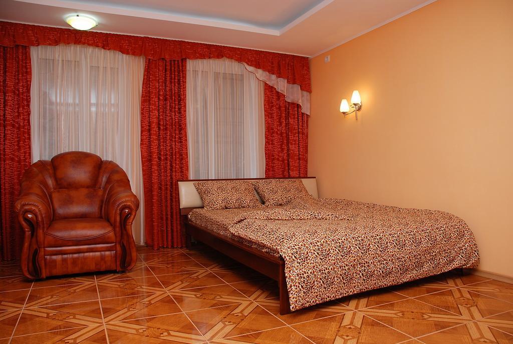 House In Bohatyrska Street كييف المظهر الخارجي الصورة
